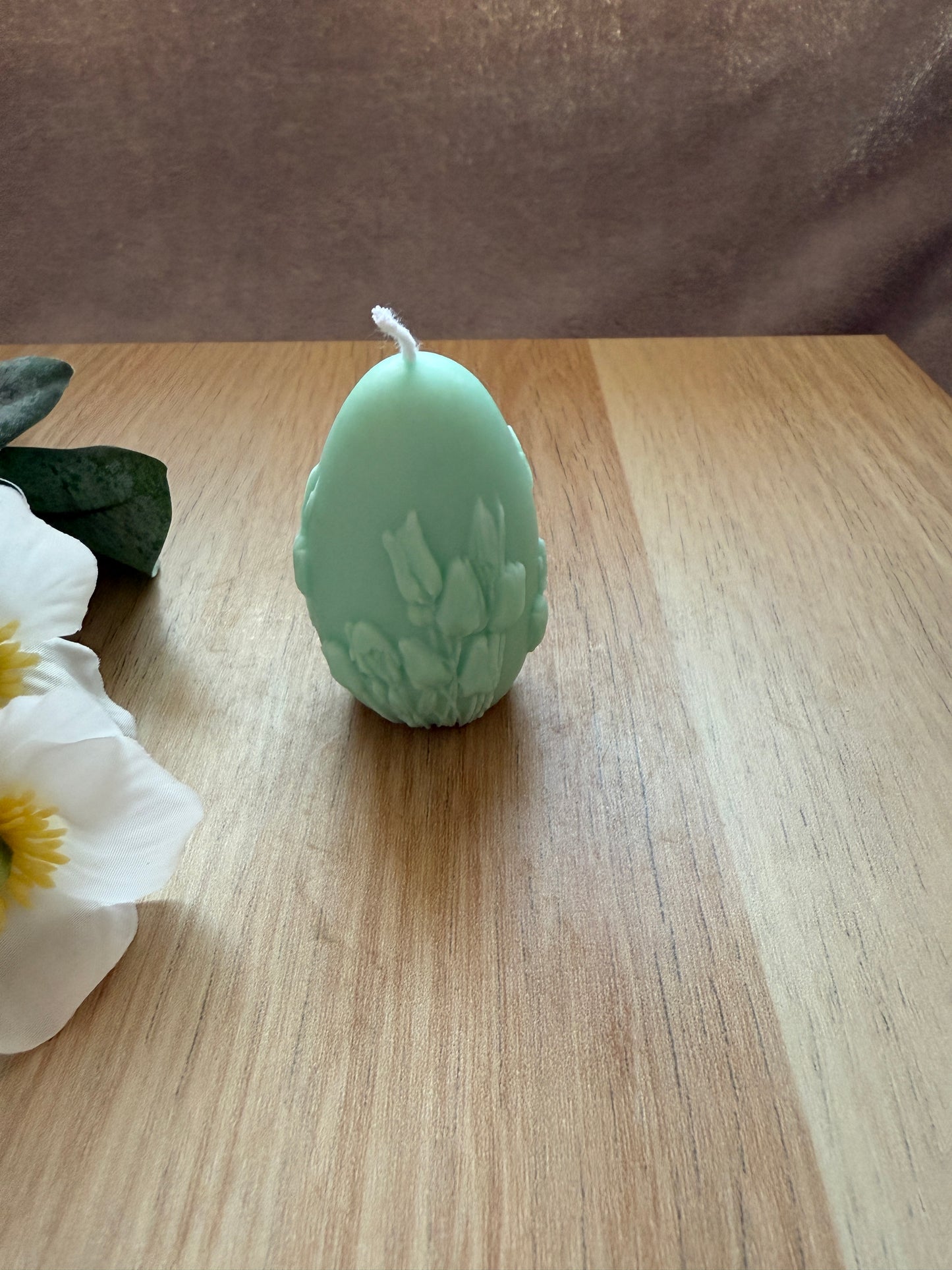Osterei mit Blumen