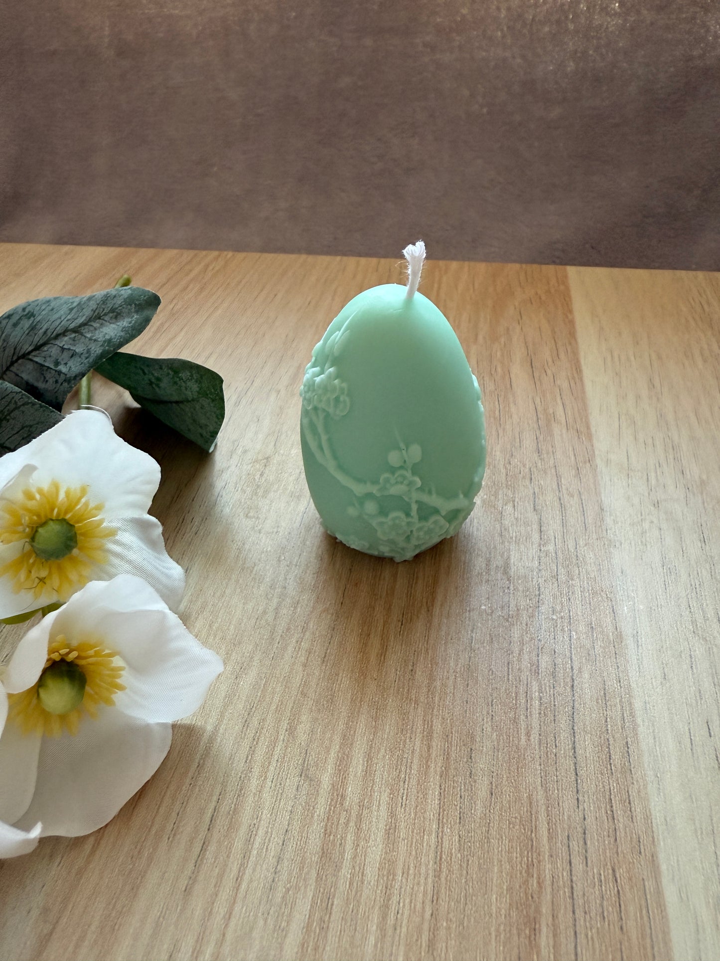 Osterei mit Blumen