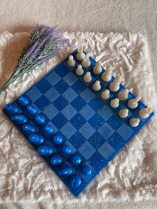 Schachbrett mit Figuren